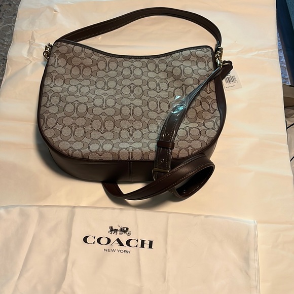 New Coach Hobo in Signature Jacquard - Picture 2 of 7